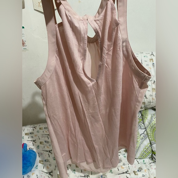 Express halter top - Picture 2 of 2